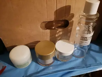 lot de pots crème visage dissolvant vide