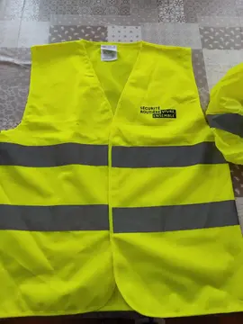 gilet + housse de sac a dos.