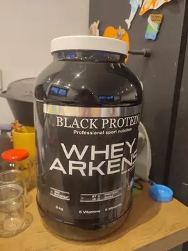 Deux bidons plastiques vides pour rangement