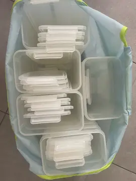 lot de boite en plastique