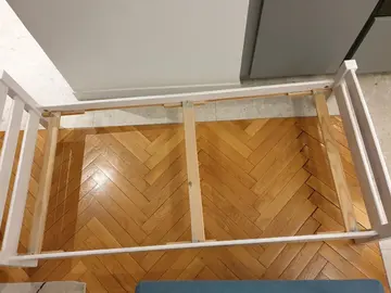 lit en bois blanc 90 par 200