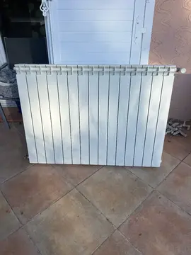 radiateurs de différentes tailles chauffage central