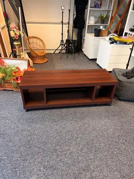 Meuble TV sur roulettes