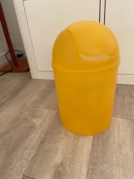 poubelle avec couvercle