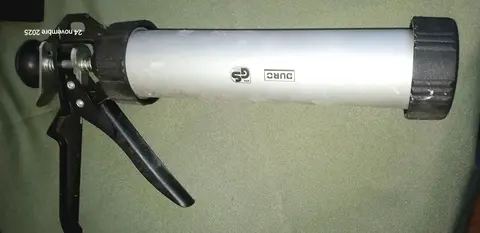 Pistolet pour cartouche joint