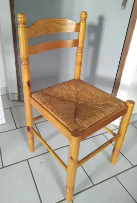 Chaises en bois