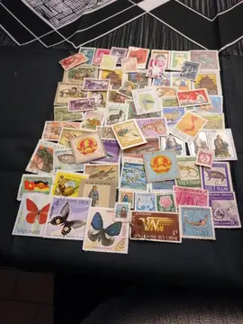 Lot de timbres du Vietnam à donner.
