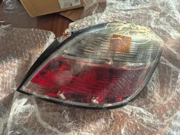 Feu arrière droit - opel astra H