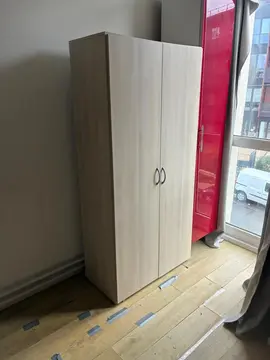 colonne ikea et armoire conforama