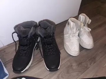 Lot 2 chaussures T/39-40