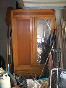 armoire en bois