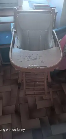 table de bébé en bois