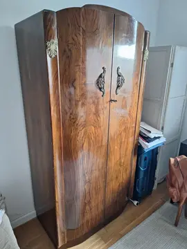 Armoire en bois