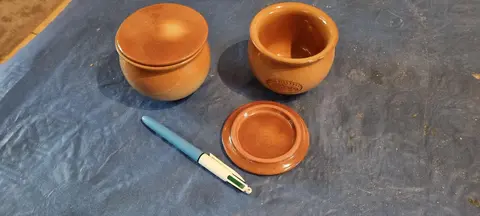 2 petites terrines en terre cuite