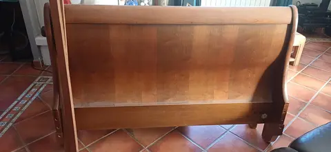 lit en merisier massif sans matelas ni sommier 140X190