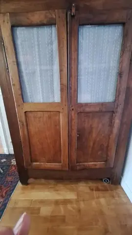 Armoire dite "armoire à lait"