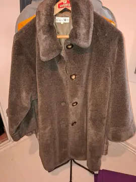 Manteau femme T42-44 fausse fourrure