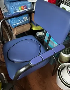 chaise percée et 6 sac de protection(adultes)