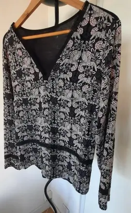 Tunique femme T38 noir et violet /dentelle