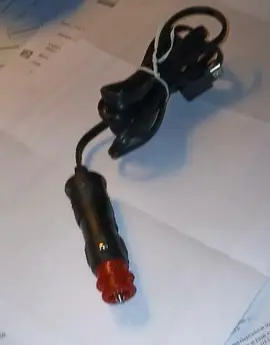cable de connexion avec prise allume cigare. 12 volts