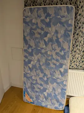 matelas lit une personne