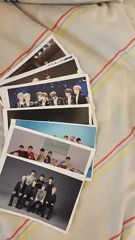 poster et mini carte kpop