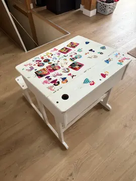 Bureau d’écolier en bois