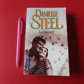 Livre de poche Danielle Steel le baiser bon état