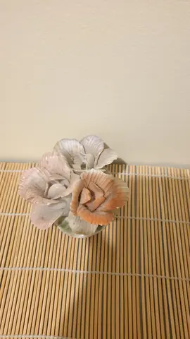 fleur decorative en porcelaine