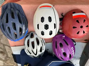 donne casques enfants