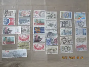 30 timbres France obltérés 1983-1984