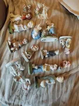 Sculptures enfants mugnons