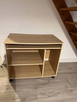 petit bureau avec tablette