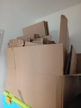 cartons de différentes tailles