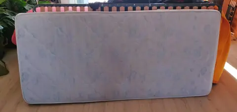 Donne sommier et matelas 90*190