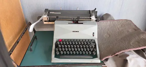 ancienne machine à dactylographie