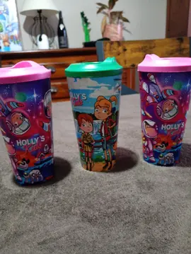 gobelets plastiques avec becs