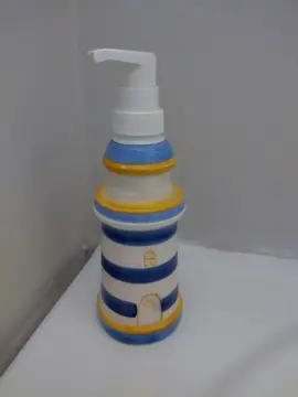 distributeur savon liquide