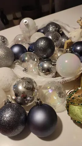décoration de Noel - boules - guirlande