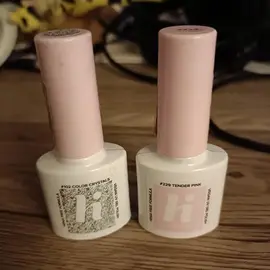 2 vernis à ongle.