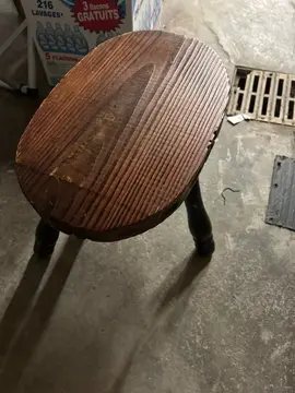 petit tabouret en bois