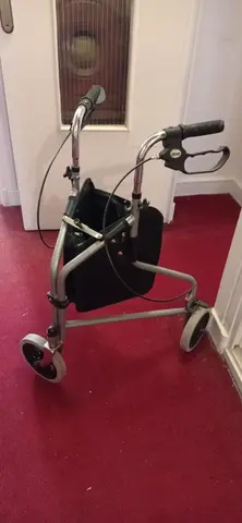 Déambulateur 3 roues