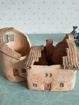 village de décoration en terre cuite