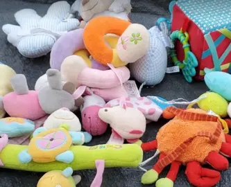 nombreux doudous a donner