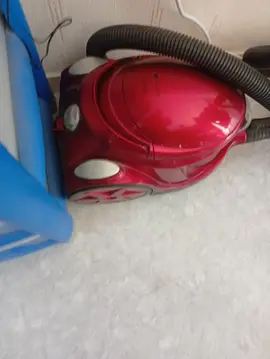 je donne aspirateur contre armoire de rangement gratuit je suis de caen