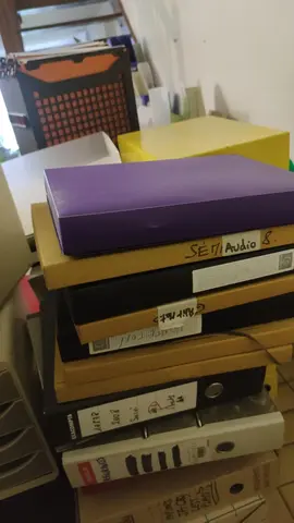 pochette en carton et plastique