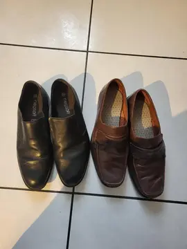 lot 2 paires chaussures 42