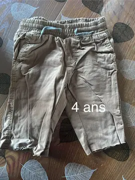 short, découpé aux jambes