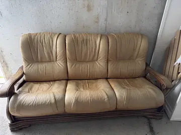 canapé 3 places. Structure bois et cuir