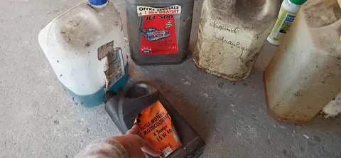 bidons huile moteur